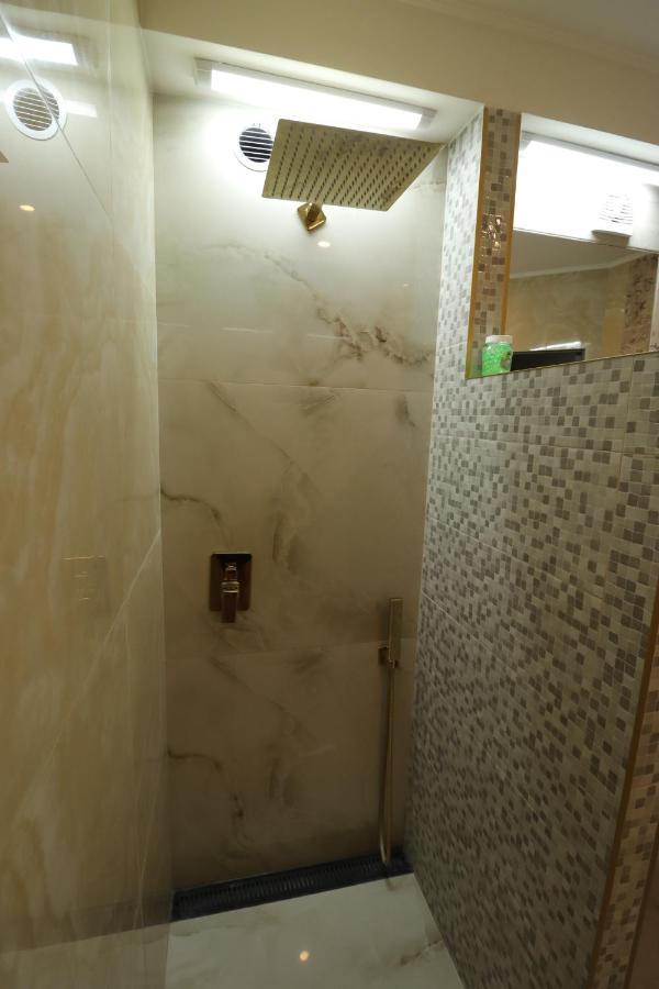 Ferienwohnung Cosmos Ternopil Exterior foto